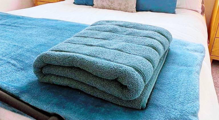 Serviced apartment for 3 persons in Kingston Upon Thames