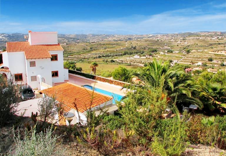 Villa with private pool, terrace & barbeque — photo 2