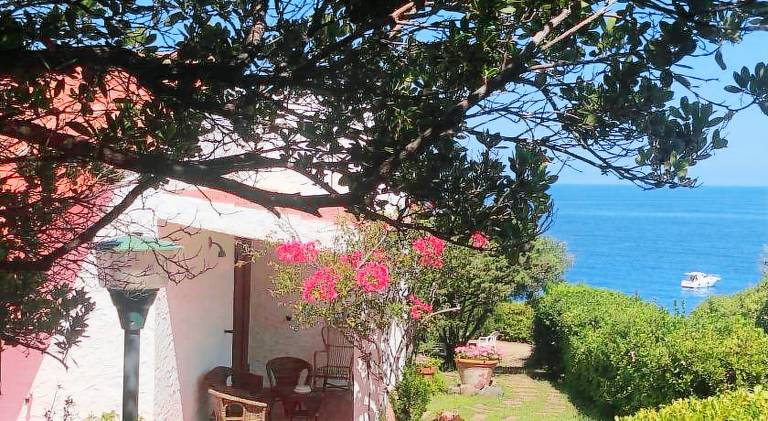 House with 2 rooms for 4 persons — photo 3