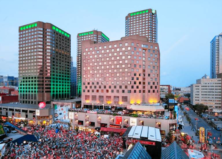 DoubleTree by Hilton Montreal Downtown in Montréal, QC