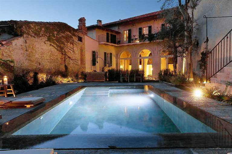 Family-friendly pleasant villa with yard, hot tub & barbeque | Pool view | Pets are welcome — photo 5