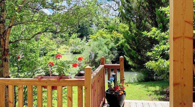 Nice chalet with yard, patio & BBQ | Pet-friendly — photo 5