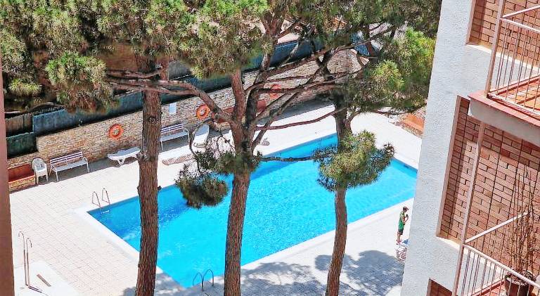 Rental apartment with pool — photo 3