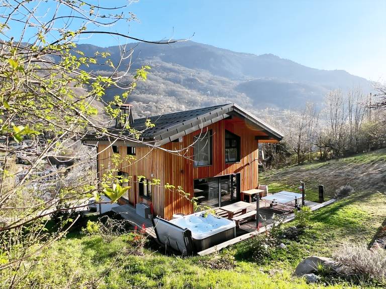 Chalet Les 3 Marmottes, 4 Stars, Spa, Courchevel, Meribel, Brides Les Bains — photo 2