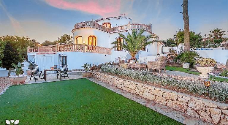 Fully equipped spacious villa with barbecue, terrace & private pool | Pets allowed — photo 5