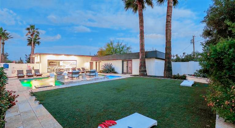 House with pool & hot tub — photo 5