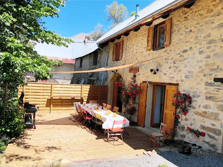 Gite with grill & patio — photo 3
