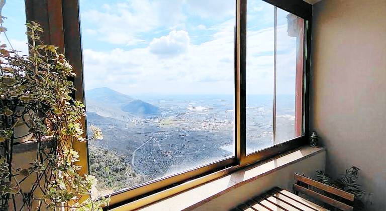 Apartment with 1 room for 4 persons in Latina