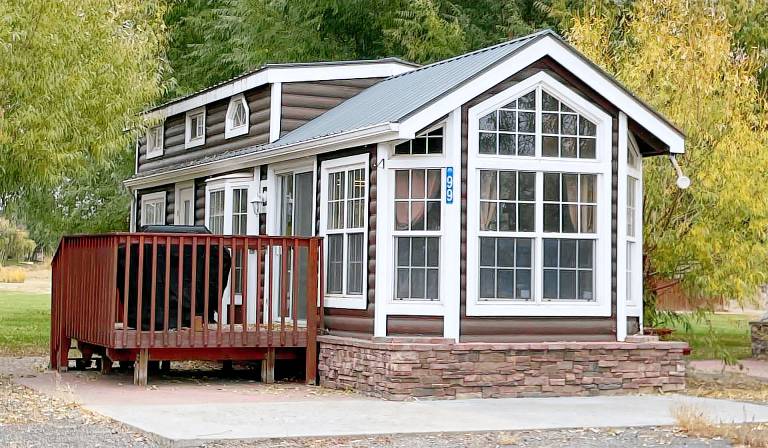 Cabin  Moses Lake