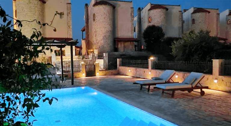 Fully equipped ample villa with garden, patio & private pool | Pets allowed in Kas