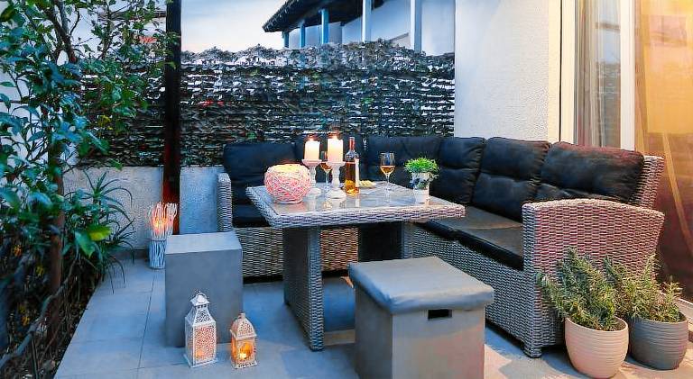 Serviced apartment with terrace, BBQ & yard in Sithonia