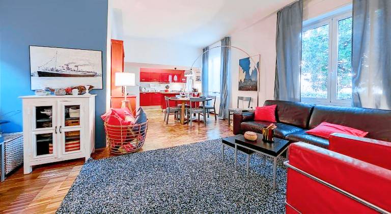 Apartment with yard | Pets are welcome — photo 2