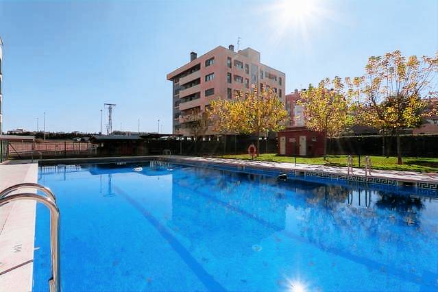 Rental apartment with terrace & private pool in Logroño
