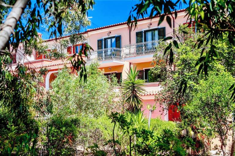 Family-oriented charming apartment with pool | Pets are welcome — photo 4