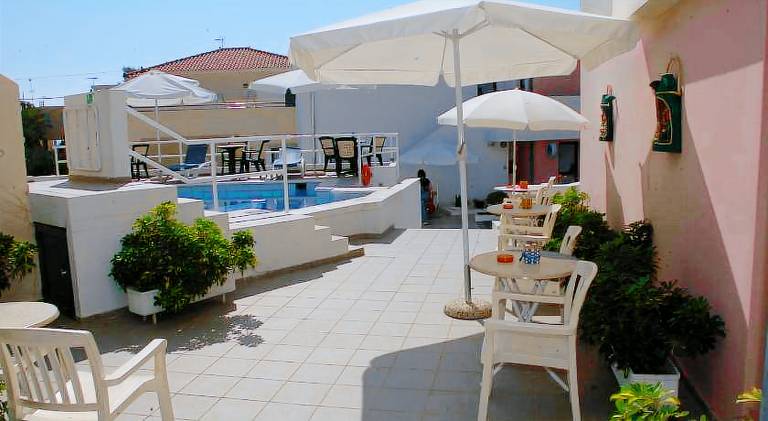 Serviced apartment with terrace, grill & garden — photo 4