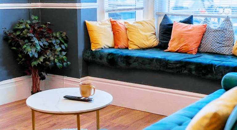 Apartment with jacuzzi — photo 4