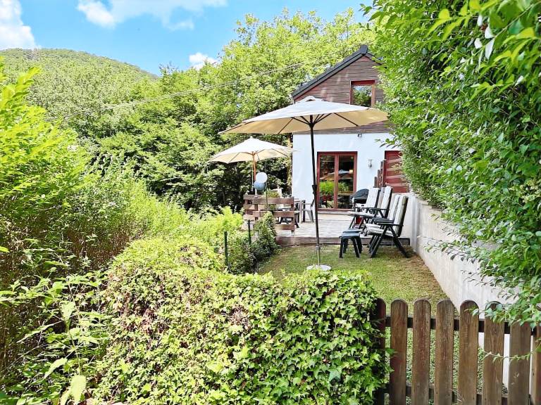 Chalet with patio — photo 3