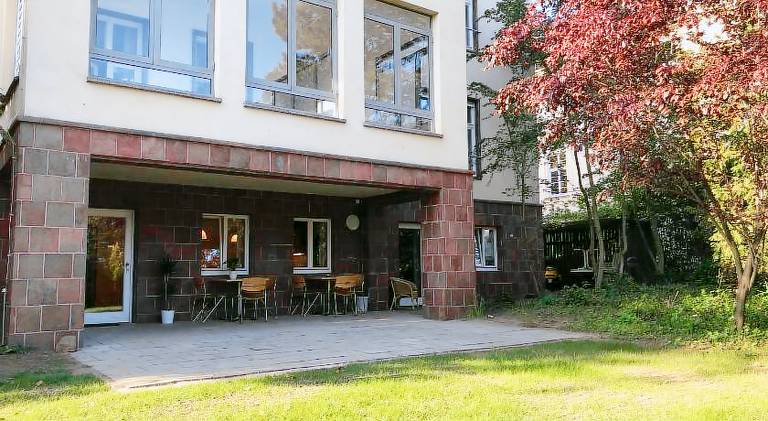 Holiday apartment with terrace & yard — photo 2
