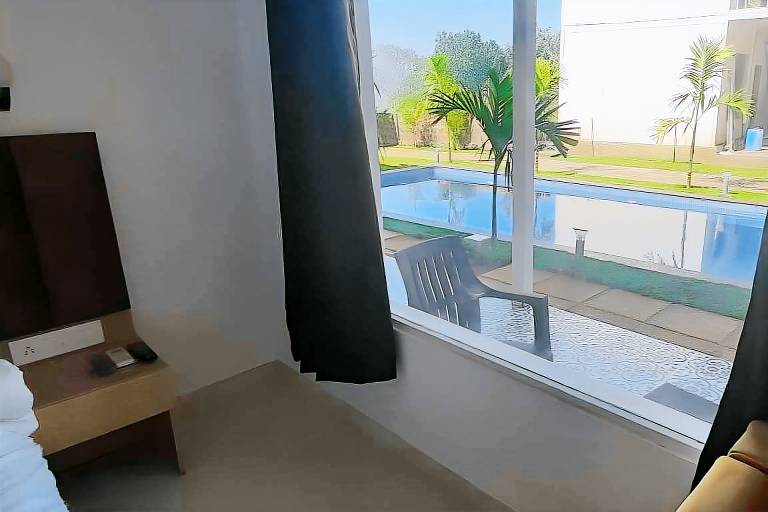 Villa with yard — photo 5