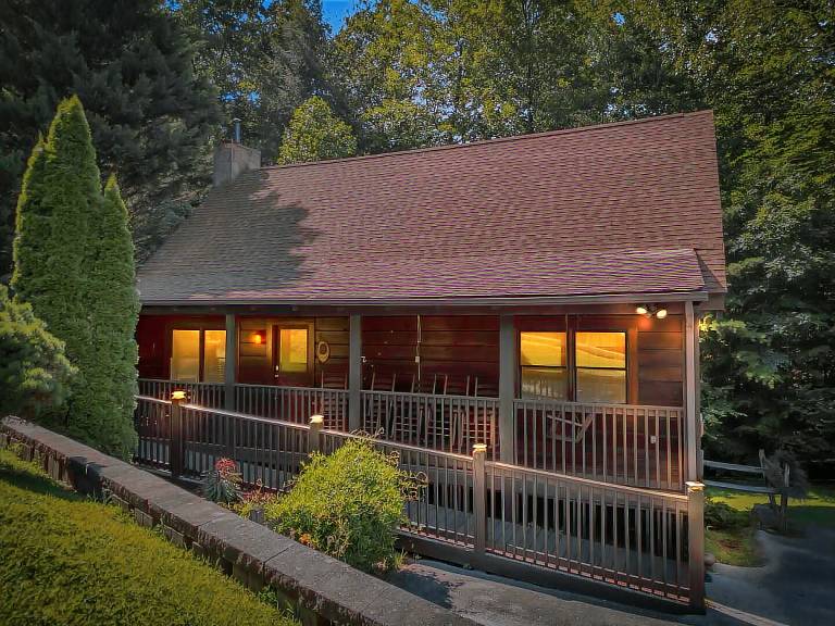 Family-oriented nice cabin with private pool | Pets are welcome — photo 4