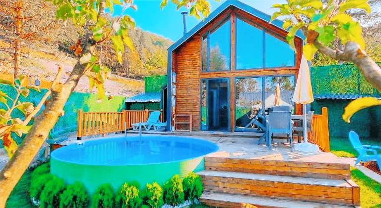 Lovely chalet with terrace, private pool & garden | Pets allowed — photo 4