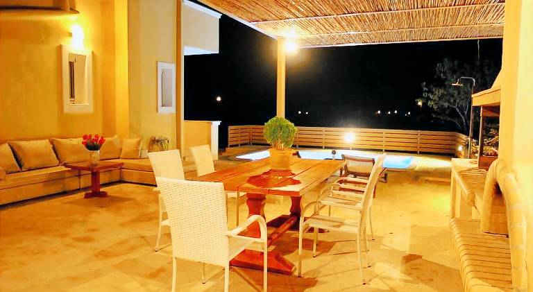 Villa with pool in Aegina
