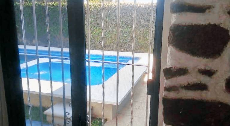 Vacation home with pool — photo 3