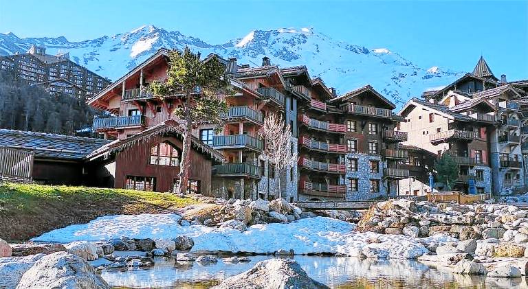 Holiday apartment with pool & hot tub in Bourg-Saint-Maurice