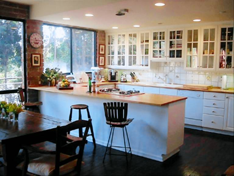 Condo  Brentwood