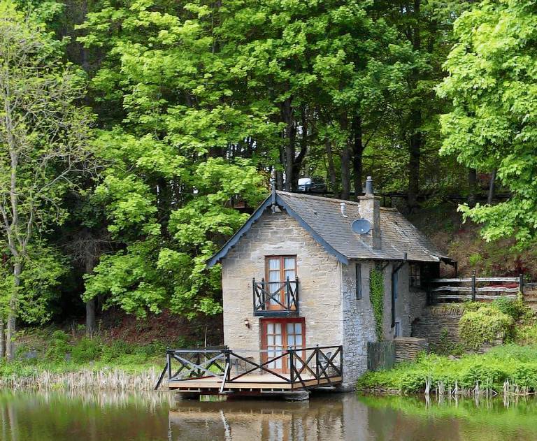 Lodge  Angus