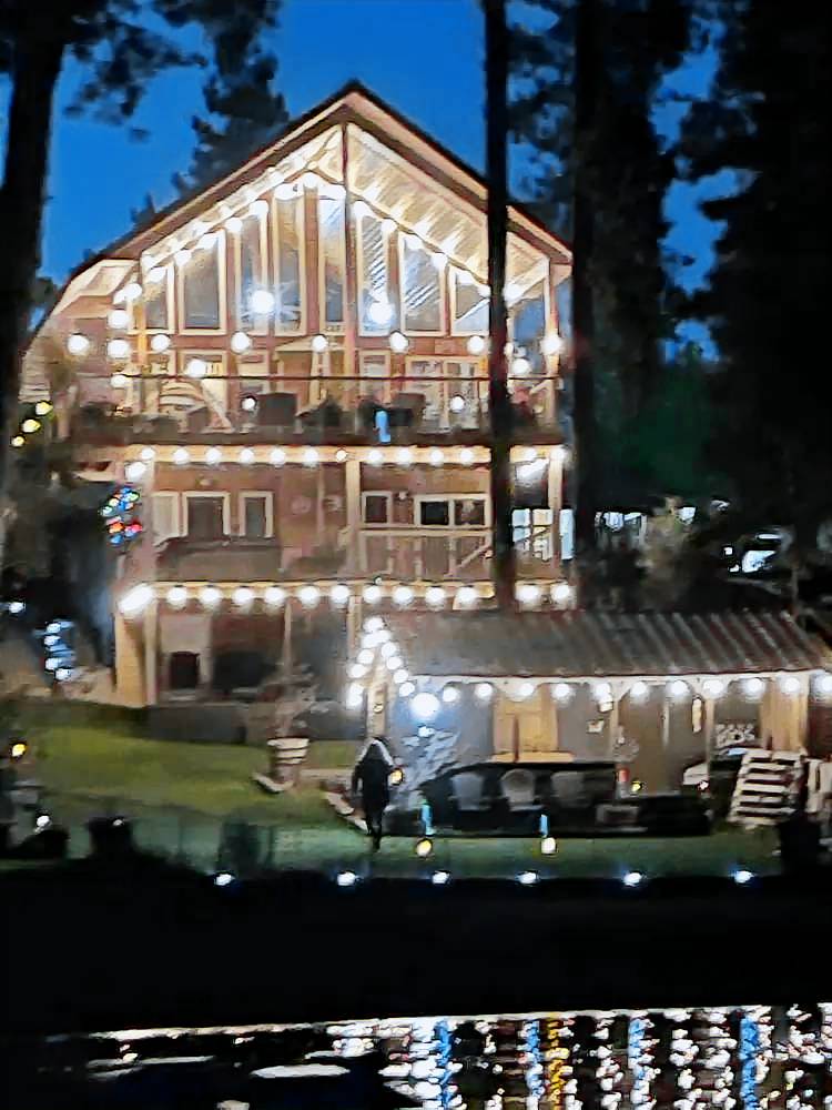House  Loon Lake