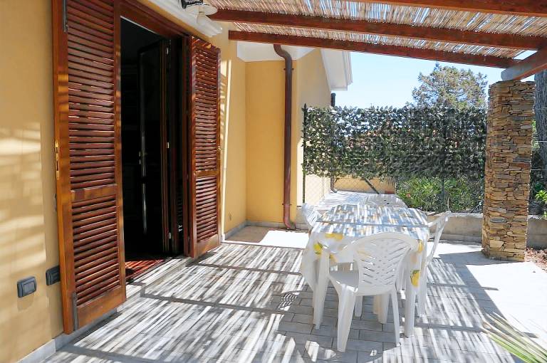 Charming holiday apartment with patio & yard | Pet-friendly — photo 2