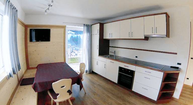 Serviced apartment with yard — photo 3