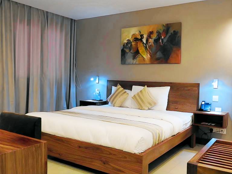 Venus Premier Hotel — photo 2