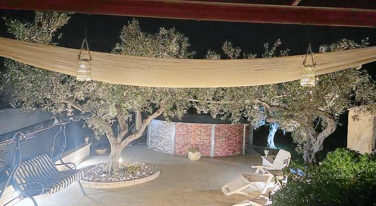Holiday apartment with pool — photo 4