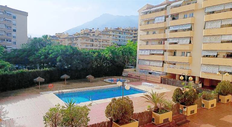 Holiday apartment with patio & pool in Marbella