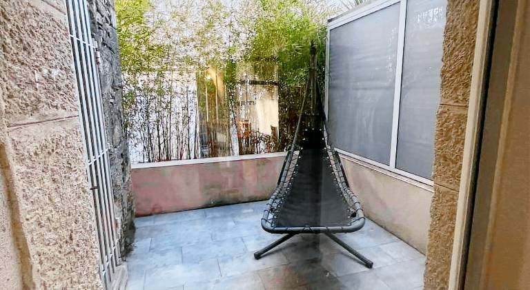 Rental apartment with terrace & yard — photo 5