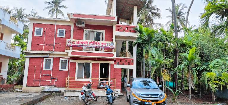 SHRAVANI HOLIDAY INN in Shrivardhan