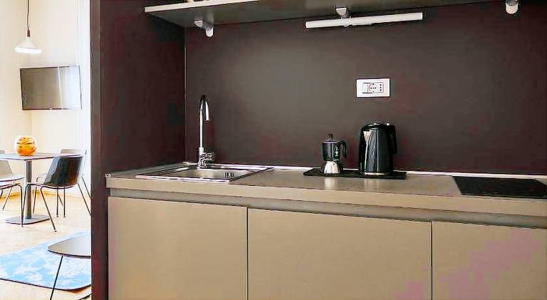Rental apartment with patio — photo 4
