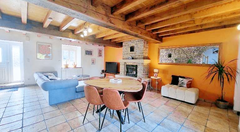 Lovely vacation home with jacuzzi | Pets are welcome — photo 3