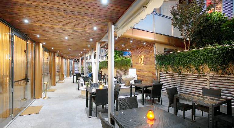 Serviced apartment with patio — photo 4