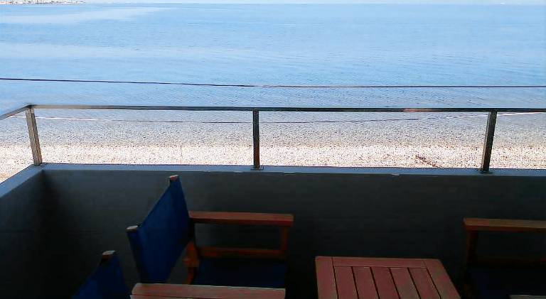 Lovely holiday apartment with hot tub, patio & yard | Pets are welcome — photo 2