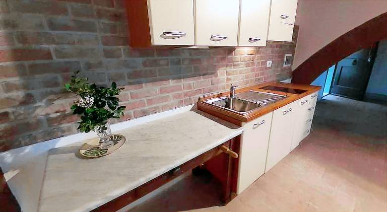 Lovely rental apartment with yard & patio | Perfect for remote work | Pets allowed — photo 4
