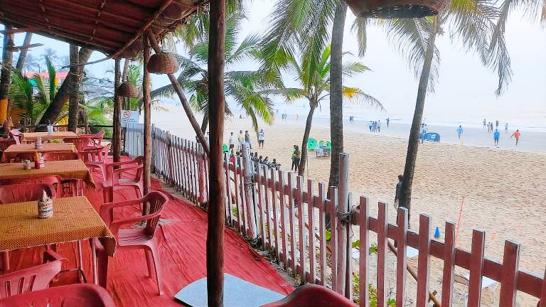 Furtado's Beach Front Family Restaurant, Rooms wedding venue and Party Place — photo 4