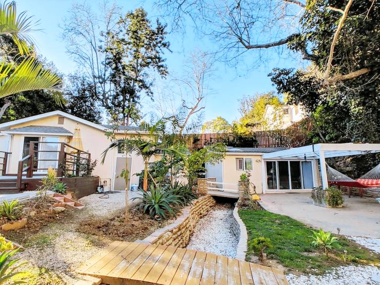 House  Encino