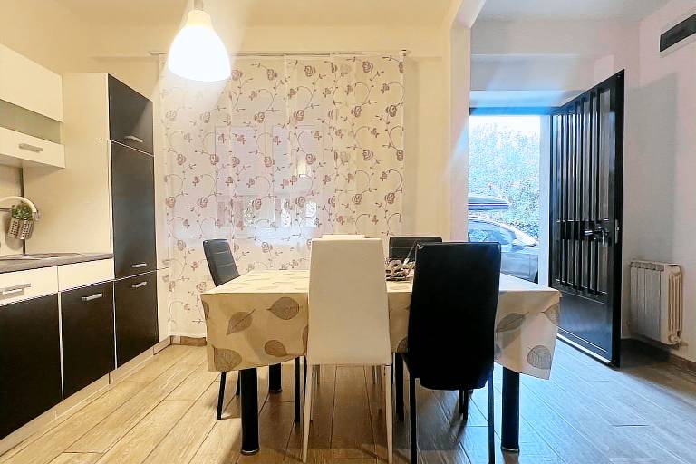 Two bedroom apartment near beach Novigrad (A-24877-a) — photo 5