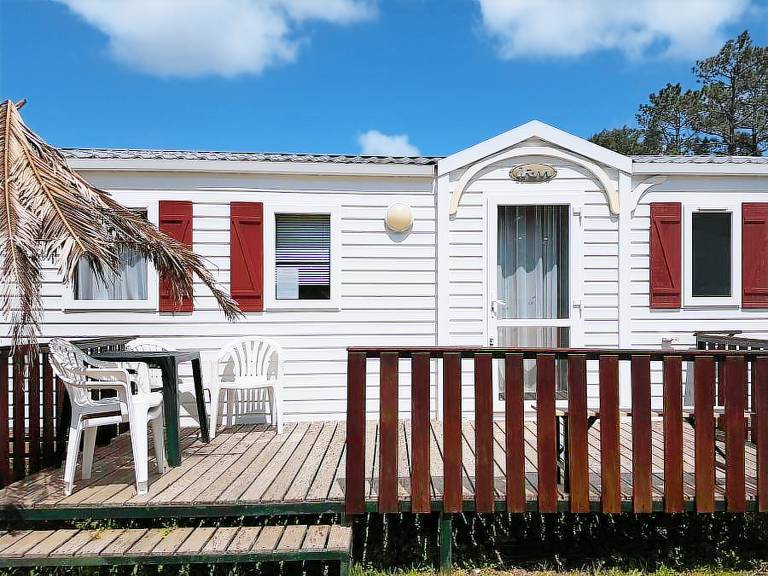 Mobile home with pool | Garden view — photo 5