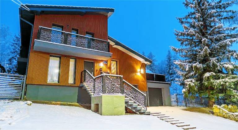 Villa with jacuzzi — photo 4