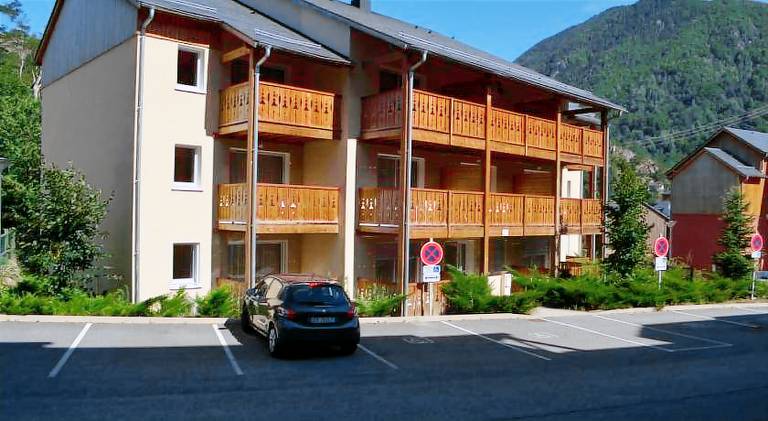 Family-friendly holiday apartment with terrace, pool & yard | Dogs allowed — photo 3