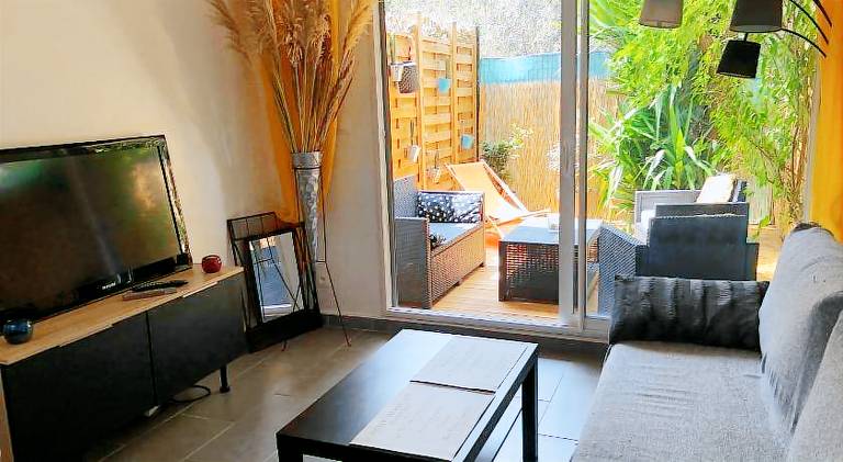 Agreable T2 traversant RDC avec terrasse - balcon - Parking 2 places - Clim portative — photo 5
